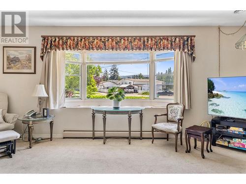 660 Sparrow Road, Kelowna, BC - Indoor