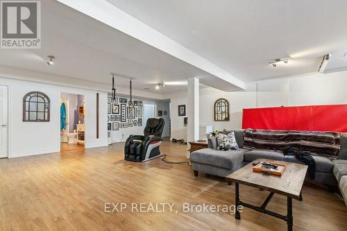 83 Essex Drive N, Belleville, ON - Indoor Photo Showing Living Room