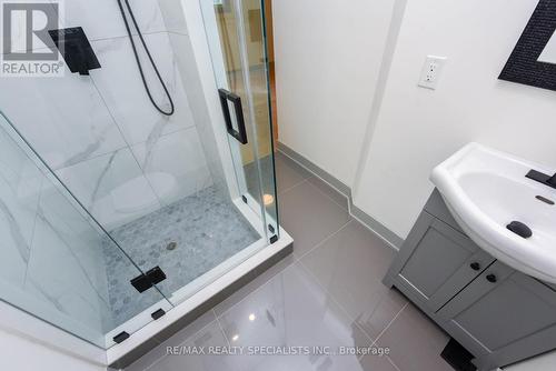 5277 5Th Side Road, Essa, ON - Indoor Photo Showing Bathroom