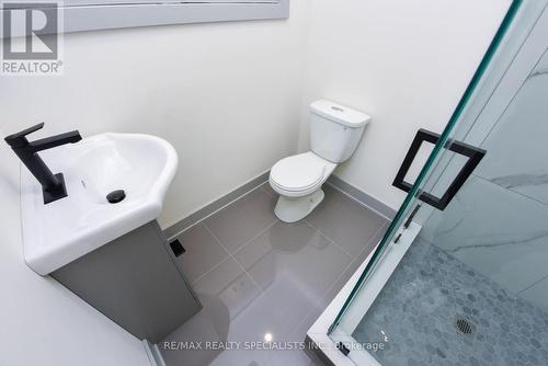 5277 5Th Side Road, Essa, ON - Indoor Photo Showing Bathroom