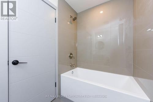 5277 5Th Side Road, Essa, ON - Indoor Photo Showing Bathroom