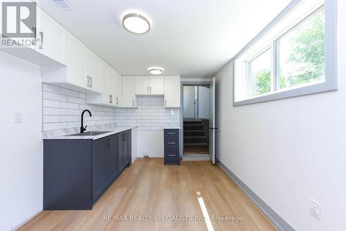 5277 5Th Side Road, Essa, ON - Indoor Photo Showing Kitchen