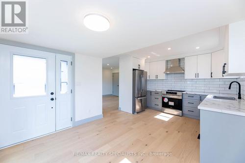 5277 5Th Side Road, Essa, ON - Indoor Photo Showing Kitchen