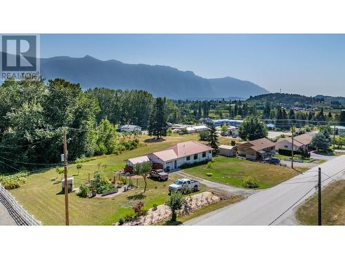 216 27Th  N Avenue, Creston, BC - Outdoor With View