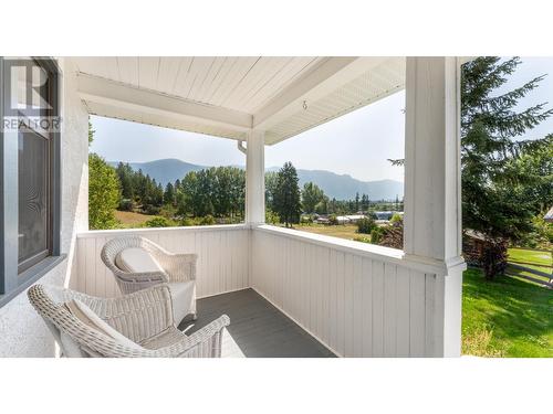 216 27Th  N Avenue, Creston, BC - Outdoor With Exterior