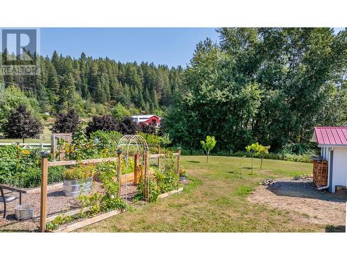 216 27Th  N Avenue, Creston, BC - Outdoor