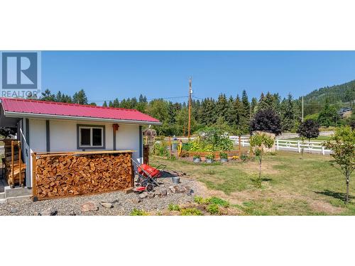 216 27Th  N Avenue, Creston, BC - Outdoor