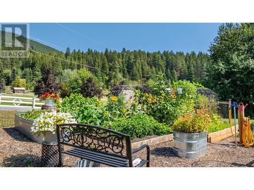 216 27Th  N Avenue, Creston, BC - Outdoor