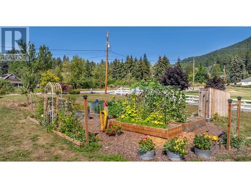 216 27Th  N Avenue, Creston, BC - Outdoor With View