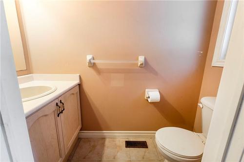 1075 Johnson'S Lane, Mississauga, ON - Indoor Photo Showing Bathroom