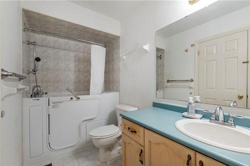 1075 Johnson'S Lane, Mississauga, ON - Indoor Photo Showing Bathroom