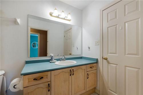 1075 Johnson'S Lane, Mississauga, ON - Indoor Photo Showing Bathroom