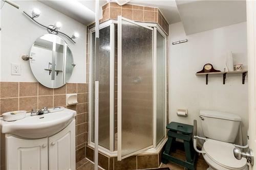 1075 Johnson'S Lane, Mississauga, ON - Indoor Photo Showing Bathroom