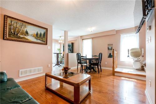 1075 Johnson'S Lane, Mississauga, ON - Indoor Photo Showing Other Room