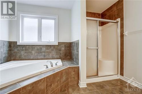 1074 Northgraves Crescent, Ottawa, ON - Indoor Photo Showing Bathroom