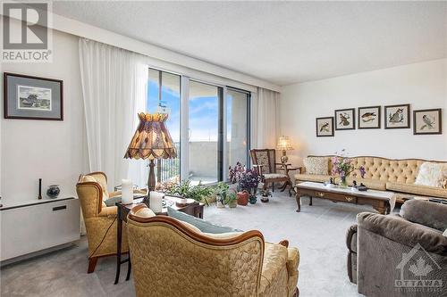 1025 Richmond Road Unit#1707, Ottawa, ON - Indoor Photo Showing Living Room