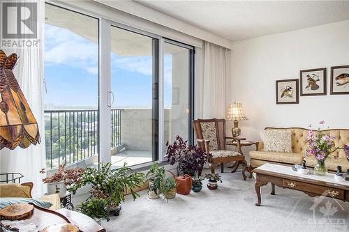 1025 Richmond Road Unit#1707, Ottawa, ON - Indoor Photo Showing Living Room