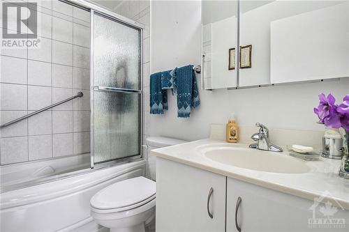 1025 Richmond Road Unit#1707, Ottawa, ON - Indoor Photo Showing Bathroom