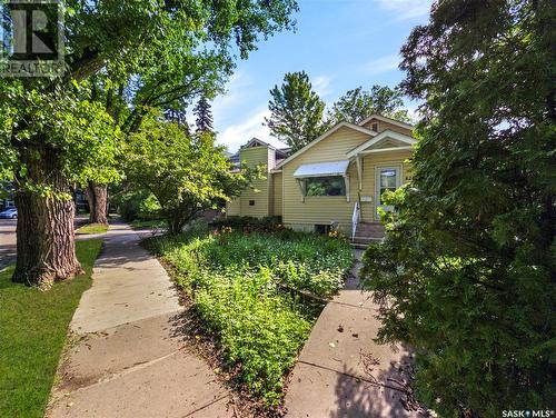 828 Temperance Street, Saskatoon, SK - Outdoor