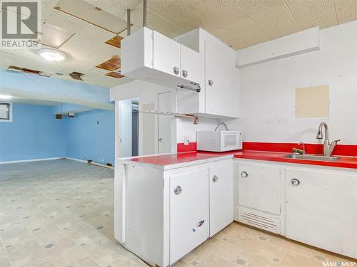 828 Temperance Street, Saskatoon, SK - Indoor Photo Showing Kitchen