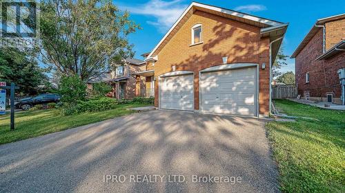 77 Flowertown Avenue, Brampton (Northwood Park), ON - Outdoor