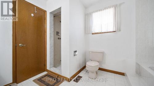 77 Flowertown Avenue, Brampton (Northwood Park), ON - Indoor Photo Showing Bathroom