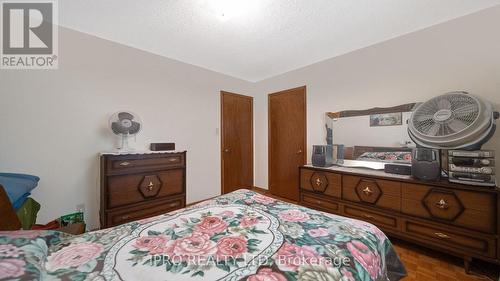 77 Flowertown Avenue, Brampton (Northwood Park), ON - Indoor Photo Showing Bedroom