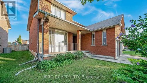 77 Flowertown Avenue, Brampton (Northwood Park), ON - Outdoor