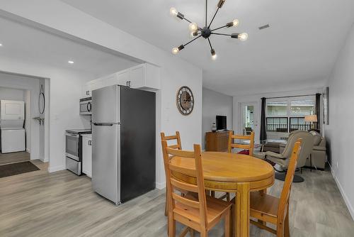 121-575 Sutherland Avenue, Kelowna, BC - Indoor Photo Showing Dining Room