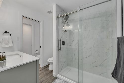 121-575 Sutherland Avenue, Kelowna, BC - Indoor Photo Showing Bathroom