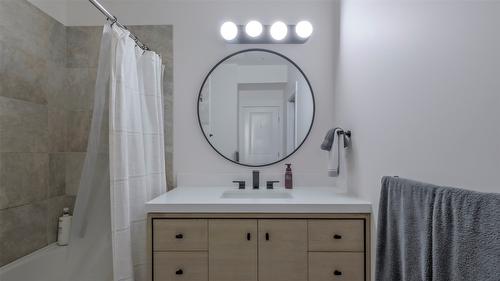 342-4205 Gellatly Road, West Kelowna, BC - Indoor Photo Showing Bathroom