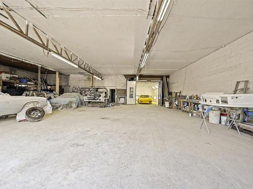 Interior - 2000 Route 112, Saint-Césaire, QC - Indoor Photo Showing Garage