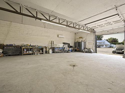 IntÃ©rieur - 2000 Route 112, Saint-Césaire, QC - Indoor Photo Showing Garage