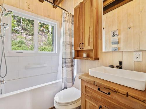 Salle de bains - 50 Ch. Scharf, Gracefield, QC - Indoor Photo Showing Bathroom