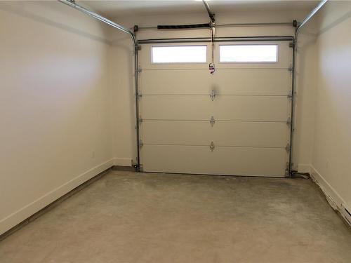 4369 Bains Mill Rd, Duncan, BC - Indoor Photo Showing Garage