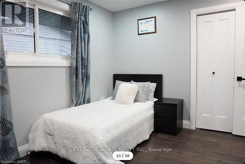 6369 Bracken Street N, Niagara Falls, ON - Indoor Photo Showing Bedroom