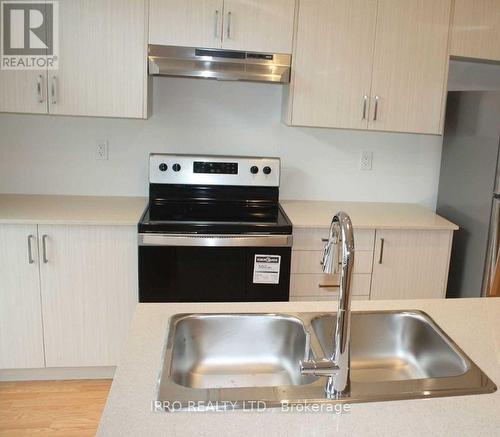 294 Okanagan Path, Oshawa, ON - Indoor Photo Showing Kitchen With Double Sink