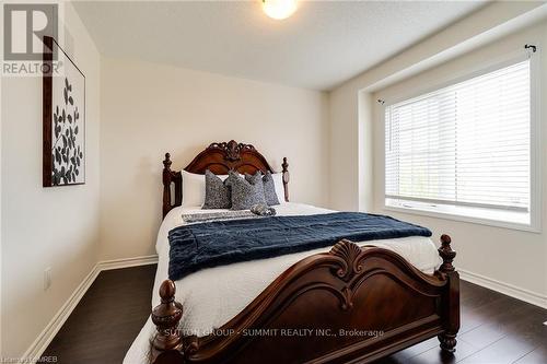 463 Etheridge Avenue, Milton (Ford), ON - Indoor Photo Showing Bedroom