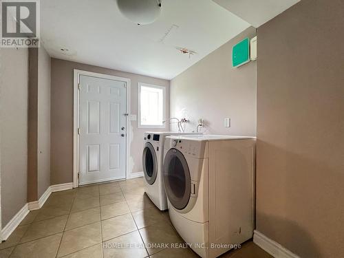 72 Cachet Parkway, Markham (Devil'S Elbow), ON - Indoor Photo Showing Laundry Room