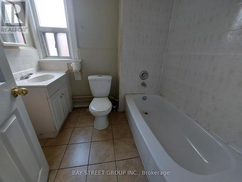 70 Lansdowne Avenue, Toronto (Roncesvalles), ON - Indoor Photo Showing Bathroom