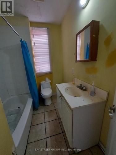 70 Lansdowne Avenue, Toronto (Roncesvalles), ON - Indoor Photo Showing Bathroom