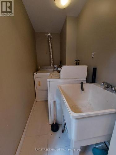 70 Lansdowne Avenue, Toronto (Roncesvalles), ON - Indoor Photo Showing Laundry Room