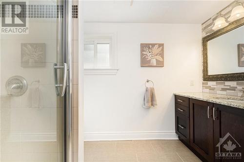 2384 Lenida Drive, Ottawa, ON - Indoor Photo Showing Bathroom