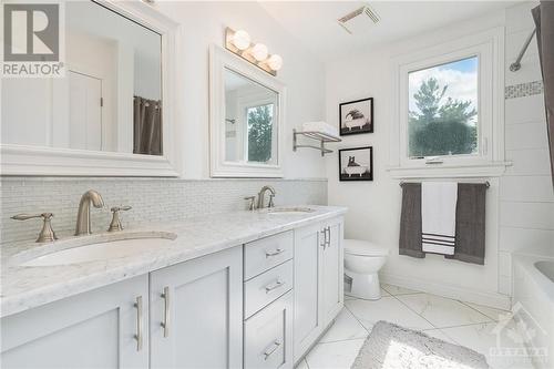 2384 Lenida Drive, Ottawa, ON - Indoor Photo Showing Bathroom