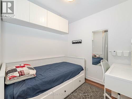 3A - 867 Wilson Avenue, Toronto (Downsview-Roding-Cfb), ON - Indoor Photo Showing Bedroom