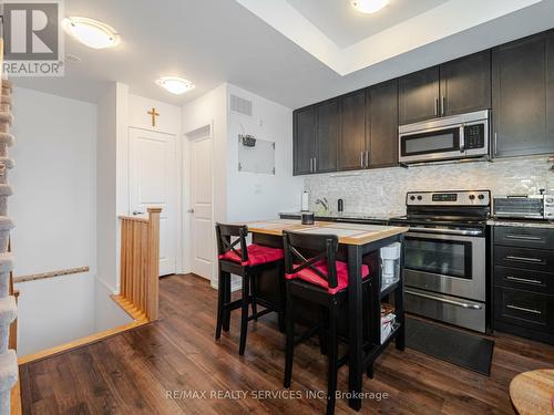 3A - 867 Wilson Avenue, Toronto (Downsview-Roding-Cfb), ON - Indoor Photo Showing Kitchen With Upgraded Kitchen