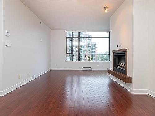 404-788 Humboldt St, Victoria, BC - Indoor With Fireplace