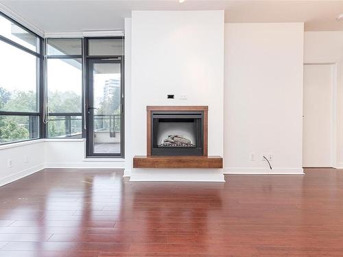 404-788 Humboldt St, Victoria, BC - Indoor With Fireplace