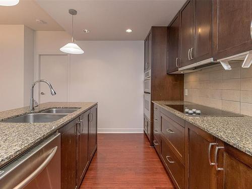 404-788 Humboldt St, Victoria, BC - Indoor Photo Showing Kitchen With Double Sink