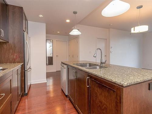 404-788 Humboldt St, Victoria, BC - Indoor Photo Showing Kitchen With Double Sink With Upgraded Kitchen